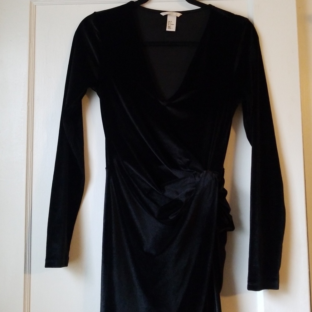 BLACK VELOUR DRESS - Picture 2 of 4